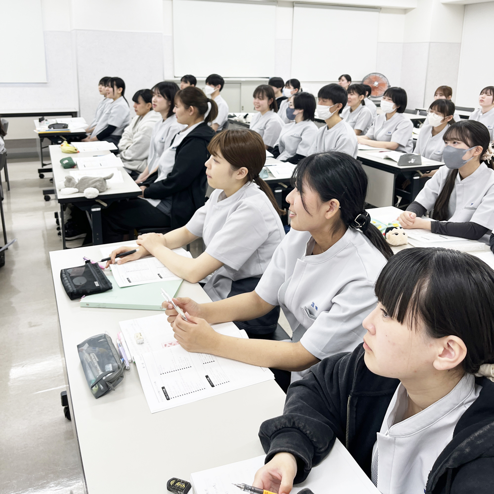 １年生、犬種を学ぶ「犬学」